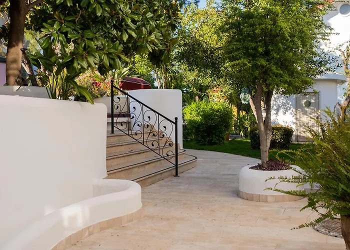 بينيل هوتل&سويتس فندق 3*