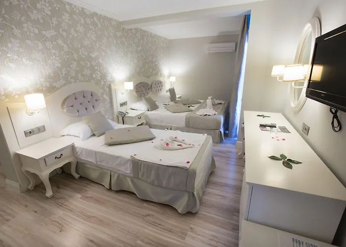 بينيل هوتل&سويتس فندق