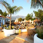 Otel Pinehill & 3*