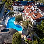 Otel Pinehill & 3*