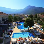 Pinehill & Otel 3*