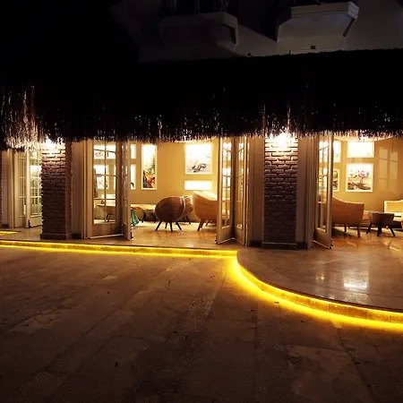 Pinehill & Hotel