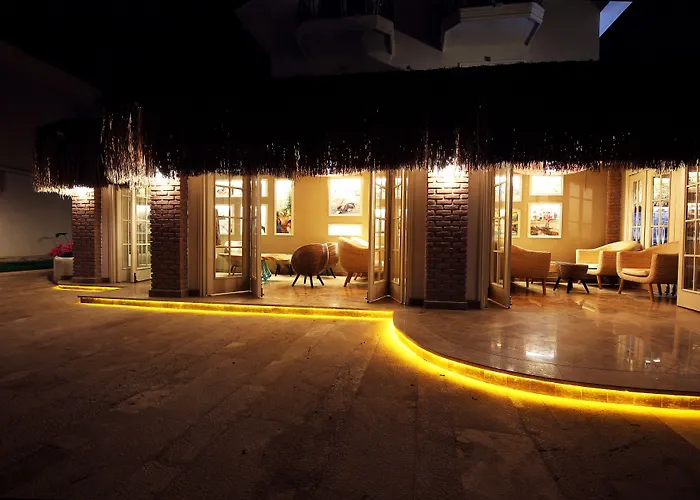 Pinehill & Hotel