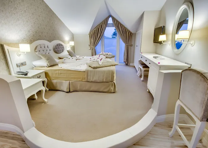 Pinehill & Hotel 3*