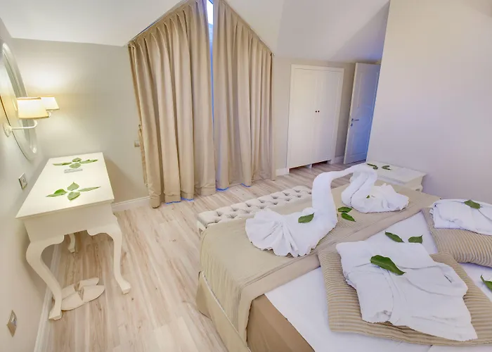 Pinehill & Hotel 3*